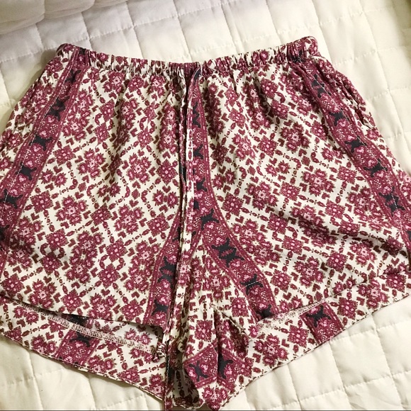 Brandy Melville Pants - Brandy Melville Flowy Shorts